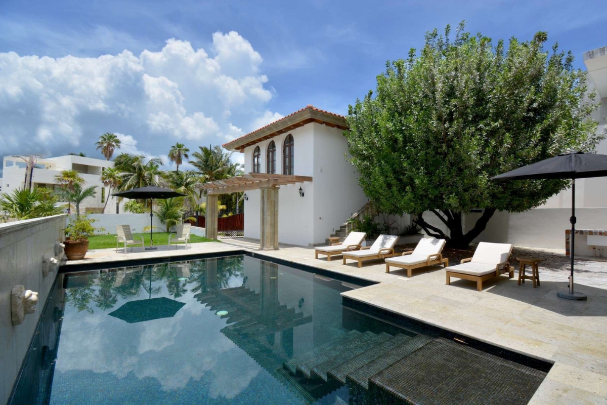 Cantera 5 Bedroom Beachfront Villa