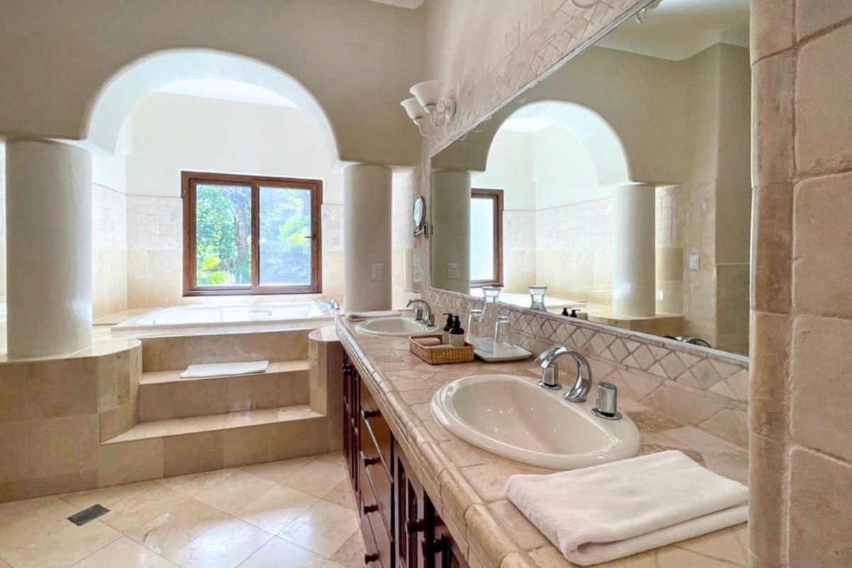 Soliman Bay 9 Bedroom Beachfront House photo 7