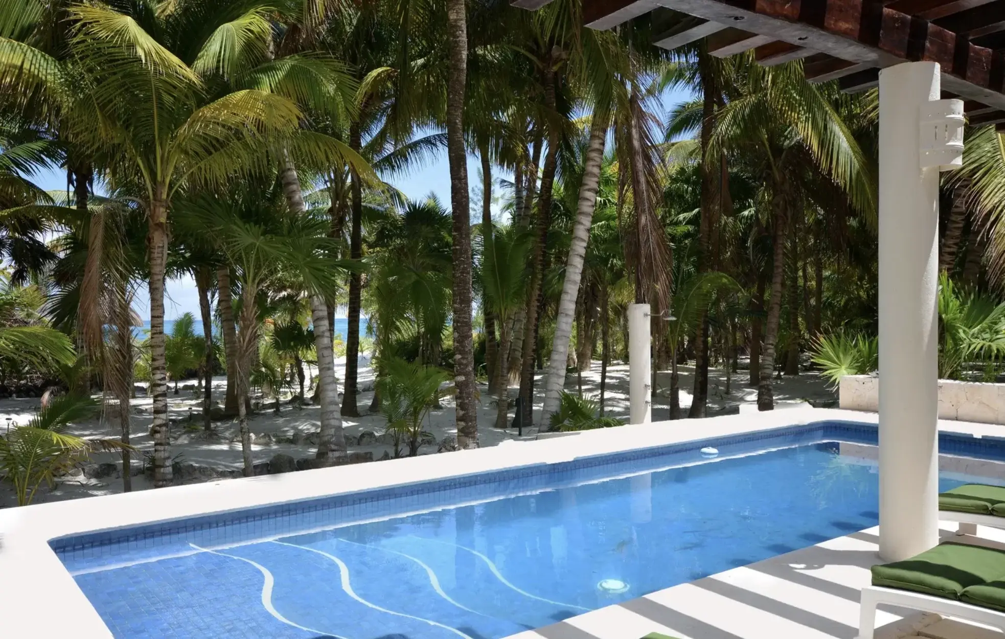 Seaside Paradise 4 Bedroom Villa photo 4