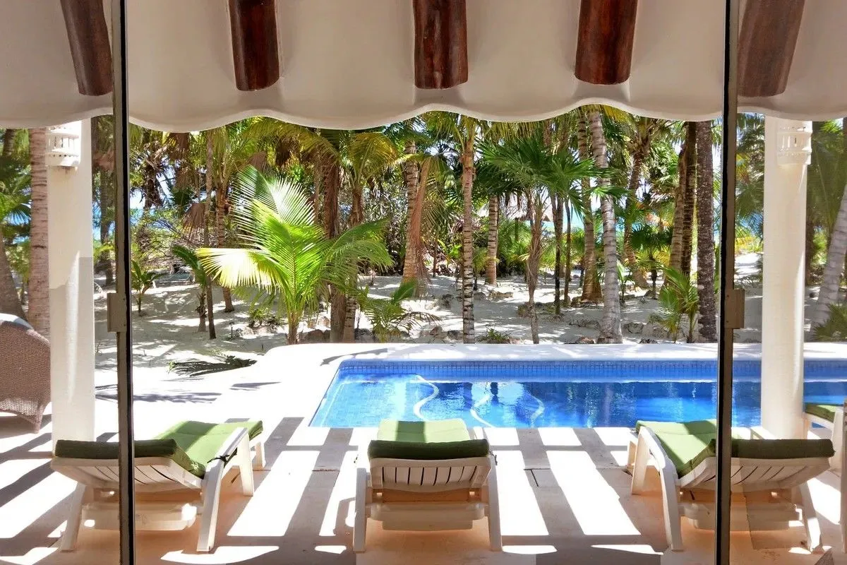 Seaside Paradise 4 Bedroom Villa photo 6