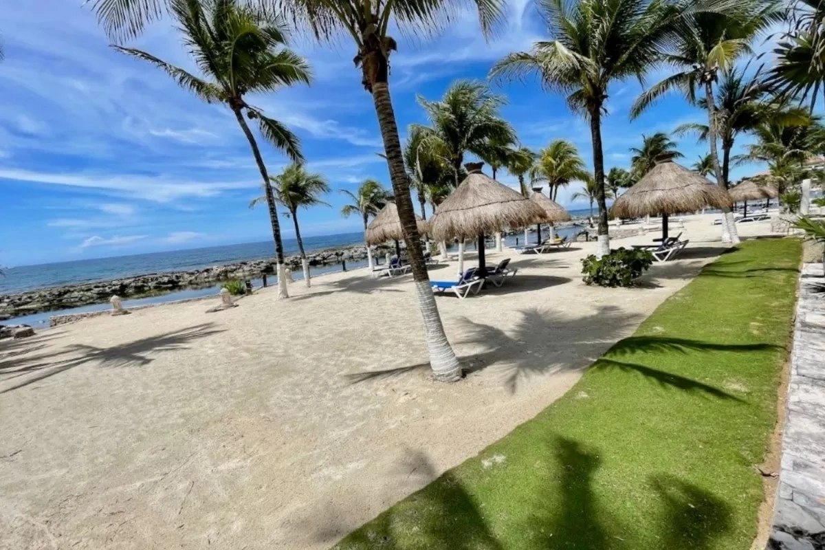 Quinta Luna 3 Bedroom Beachfront Condo photo 2